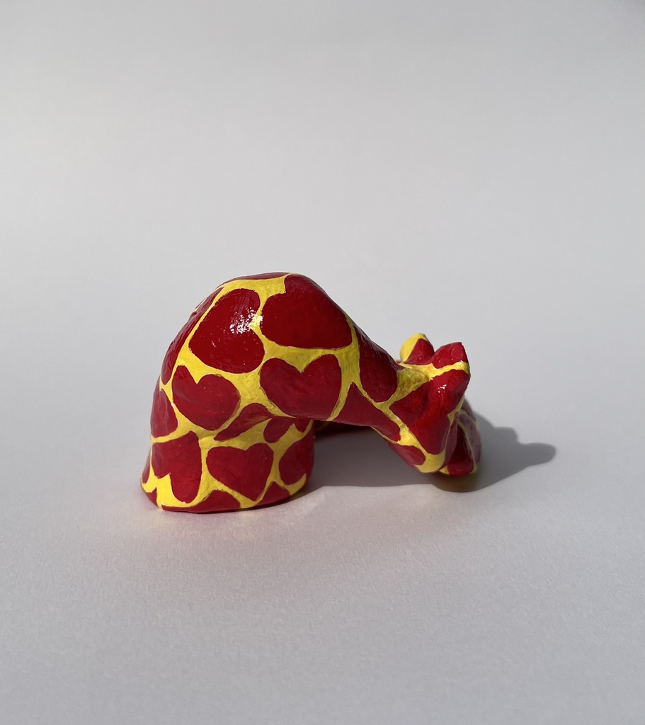 しっぽを嗅ぐ猫