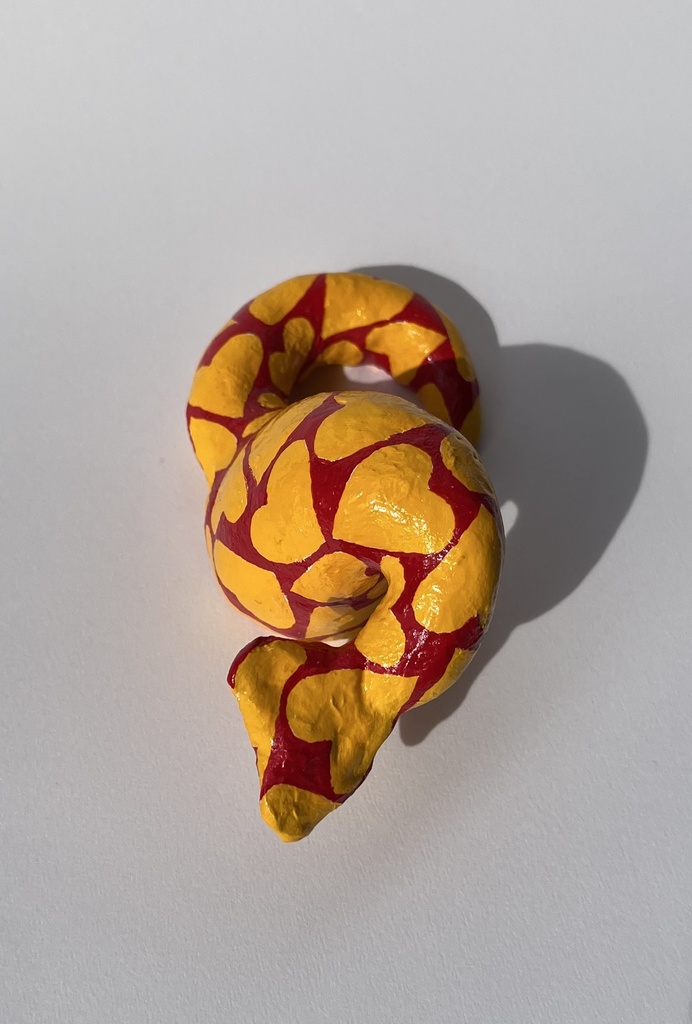 しっぽを見ようとしたらアレ?ない?と思った猫