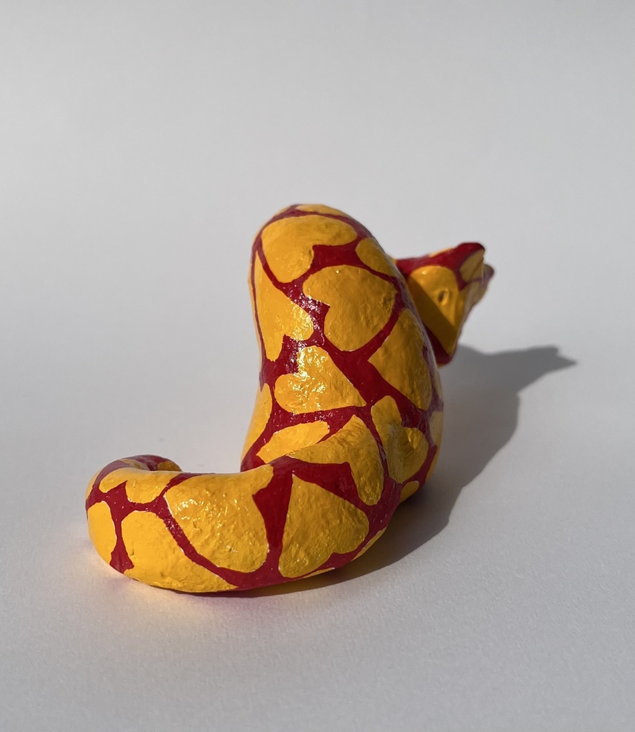 しっぽを見ようとしたらアレ?ない?と思った猫