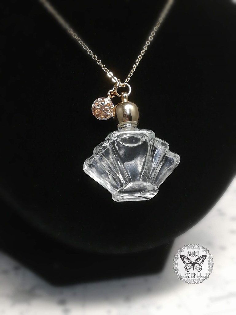 「流氷の囁き クリア」アンタークチサイトもどきのネックレス