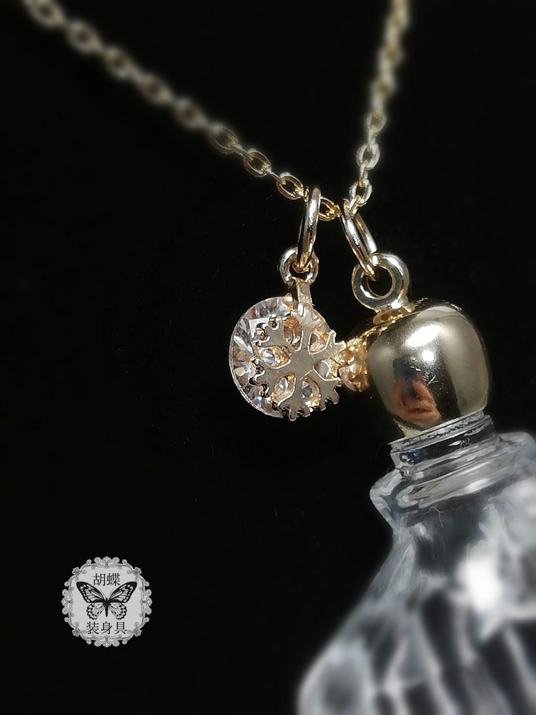 「Fleur d'hiver~冬の花~ クリア」アンタークチサイトもどきネックレス