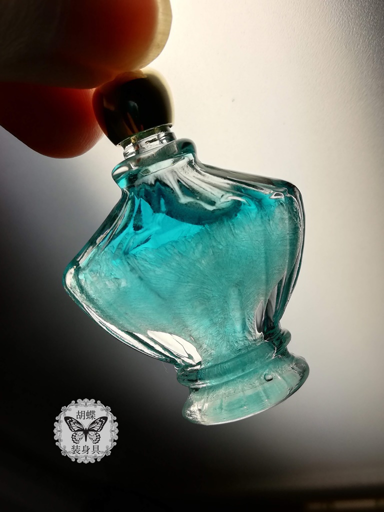 「「Fleur d'hiver~冬の花~ アクアマリン色」アンタークチサイトもどきネックレス」