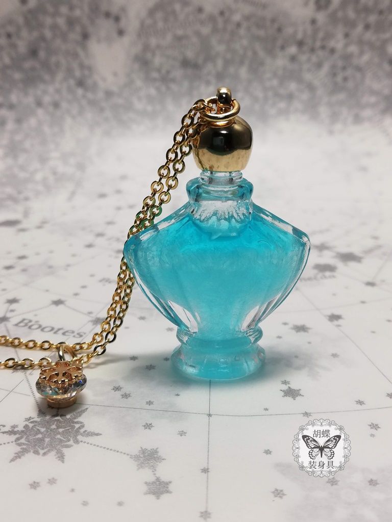 「「Fleur d'hiver~冬の花~ アクアマリン色」アンタークチサイトもどきネックレス」