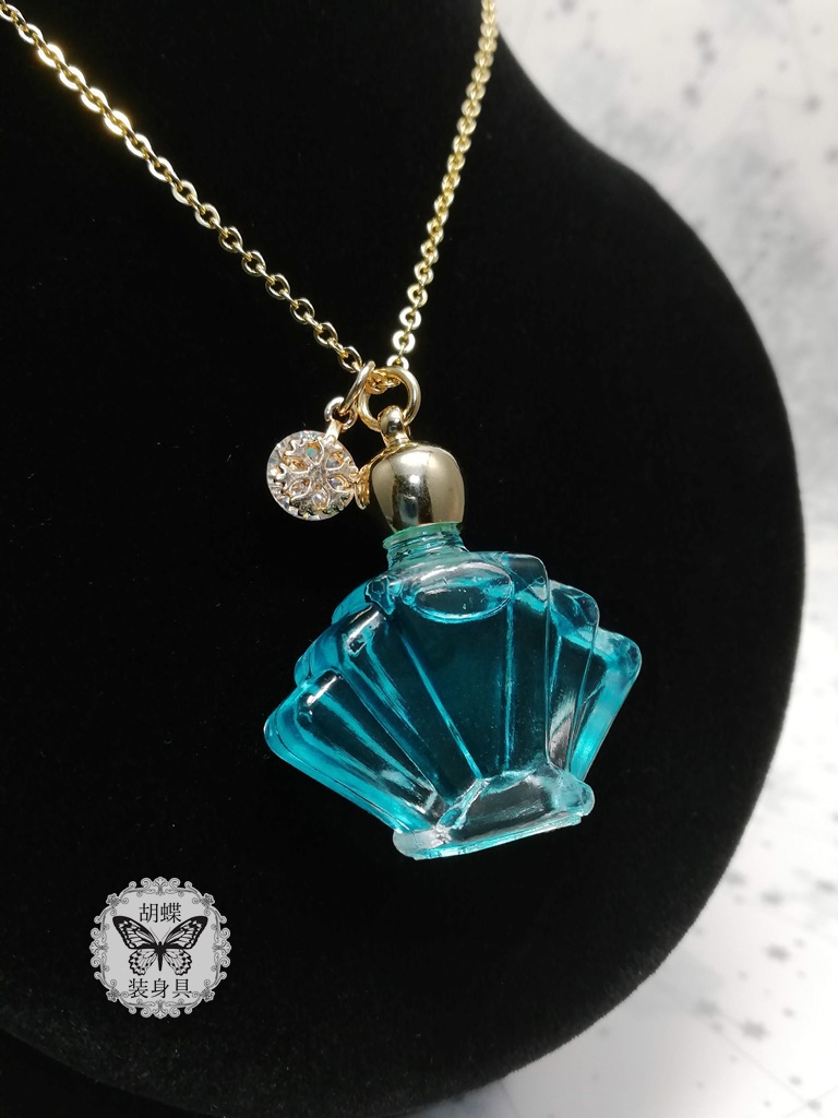 「流氷の囁き アクアマリン色」アンタークチサイトもどきのネックレス