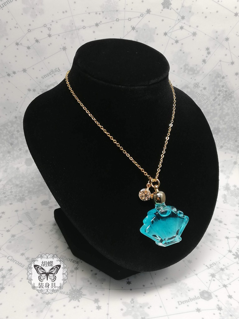 「流氷の囁き アクアマリン色」アンタークチサイトもどきのネックレス