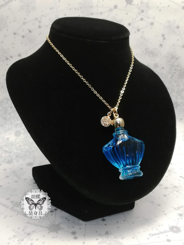 「Fleur d'hiver~冬の花~ サファイア色」アンタークチサイトもどきネックレス