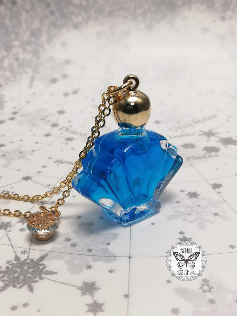 「流氷の囁き サファイア色」アンタークチサイトもどきのネックレス