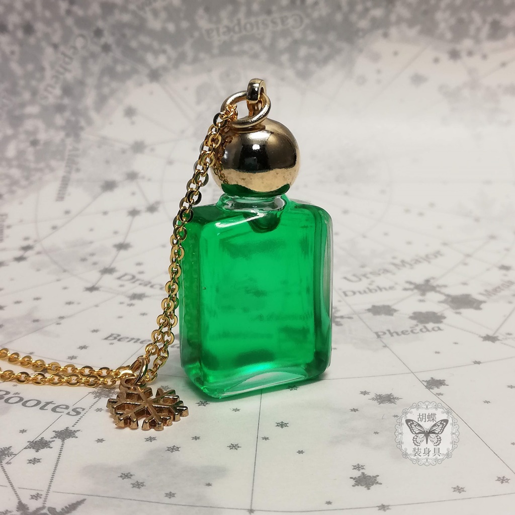 「六花の夢 エメラルド色」アンタークチサイトもどきネックレス