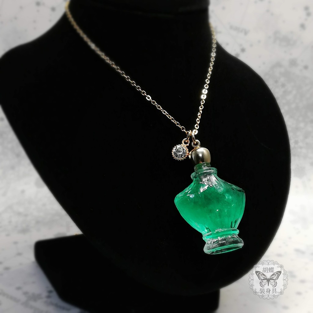 「Fleur d'hiver~冬の花~ エメラルド色」アンタークチサイトもどきネックレス