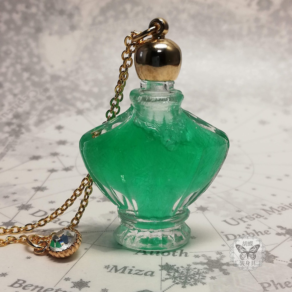 「Fleur d'hiver~冬の花~ エメラルド色」アンタークチサイトもどきネックレス