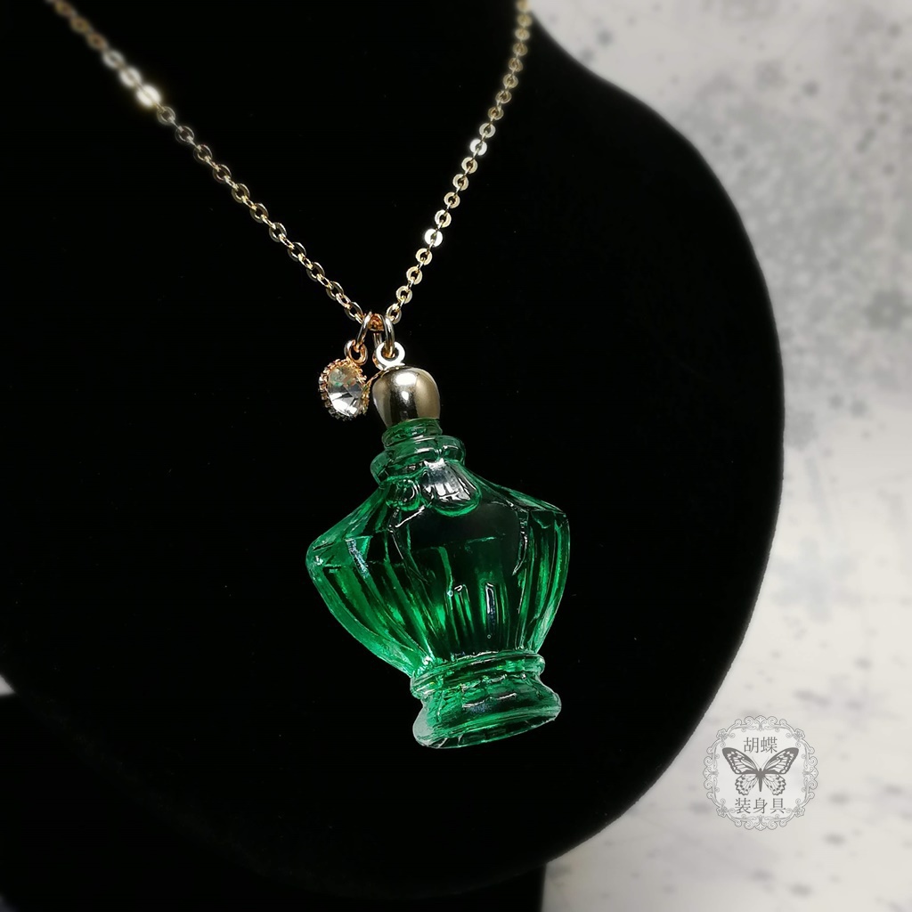 「Fleur d'hiver~冬の花~ エメラルド色」アンタークチサイトもどきネックレス