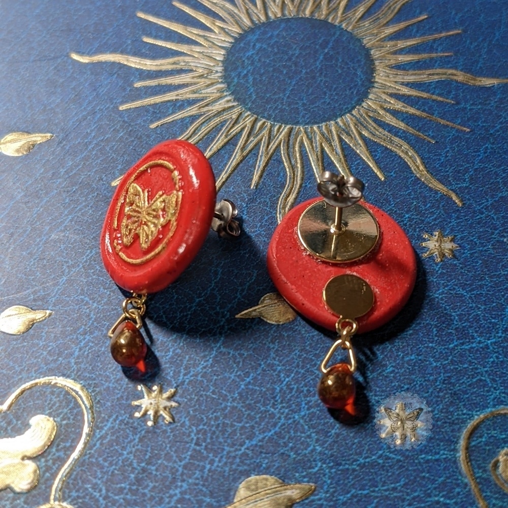 蝶の紋章 封蝋風イヤリング/ピアス