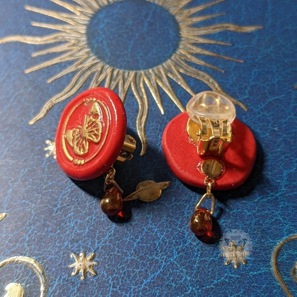 蝶の紋章 封蝋風イヤリング/ピアス