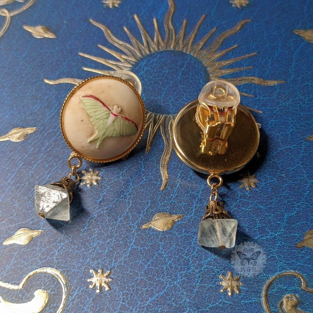 オオミズアオと月のイヤリング&ピアス