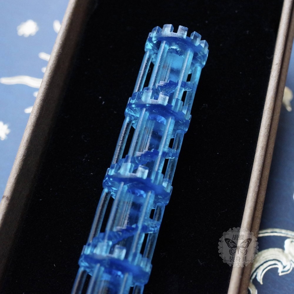 螺旋階段のガラスペン軸