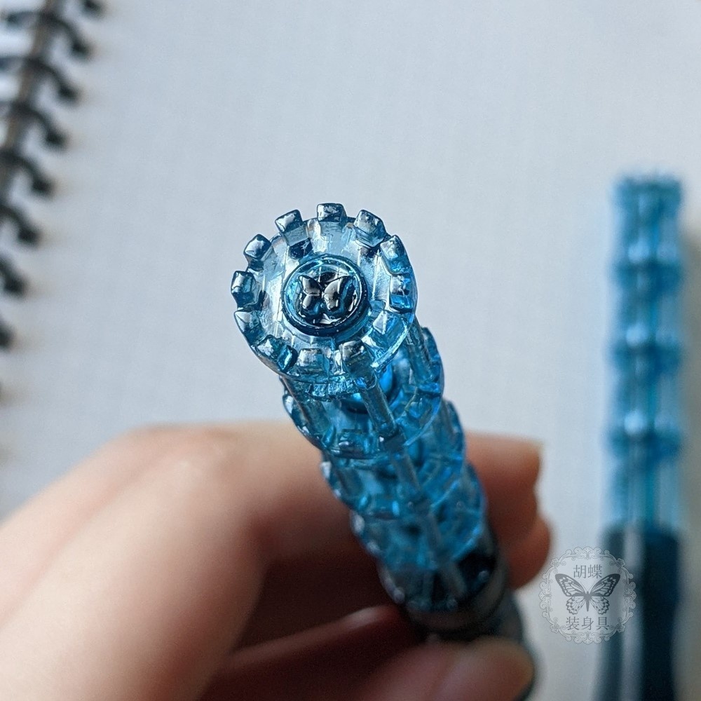 螺旋階段のガラスペン軸