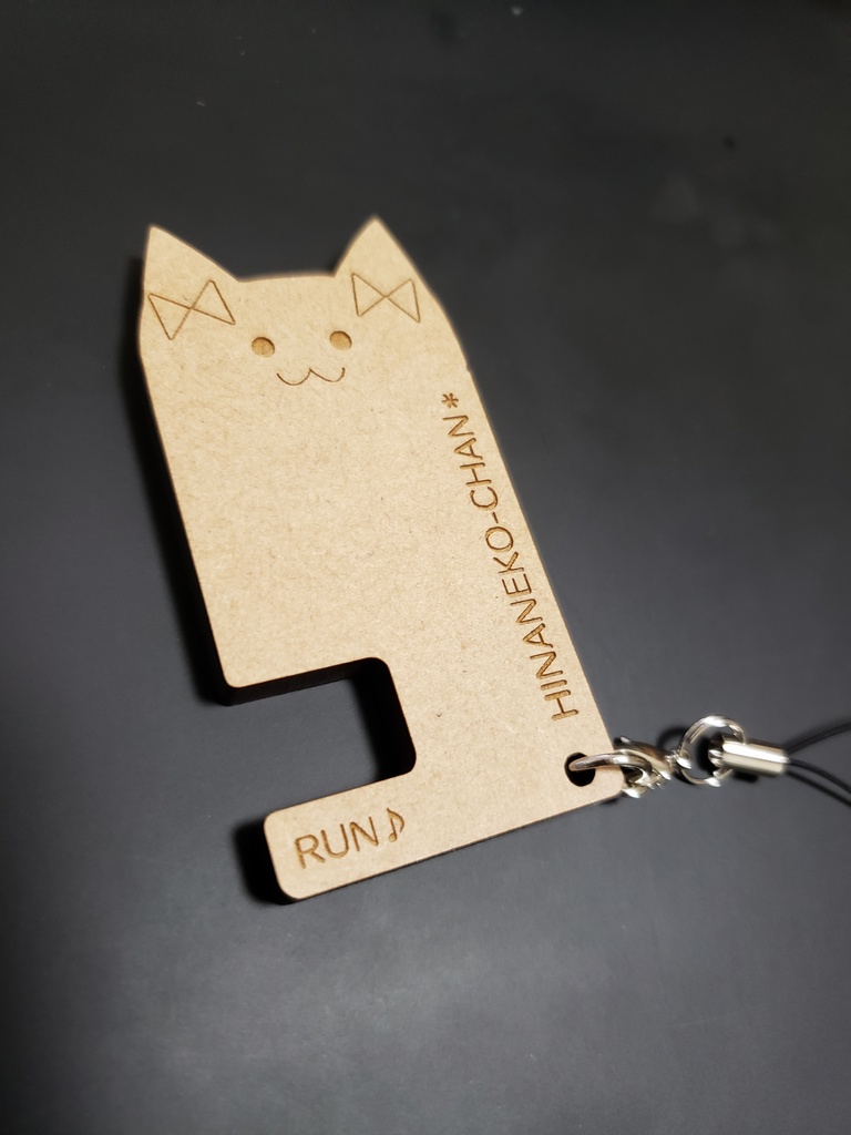 日菜猫木製ストラップ