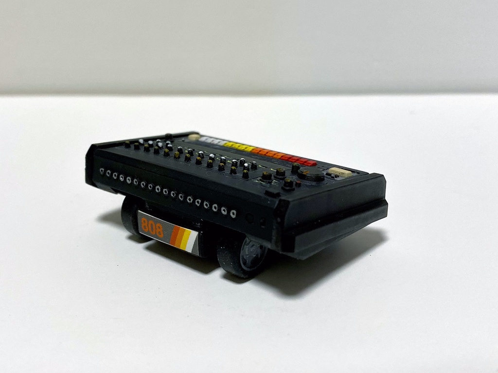 リズムが走る♪ ドンチキマシン 808 (黒)