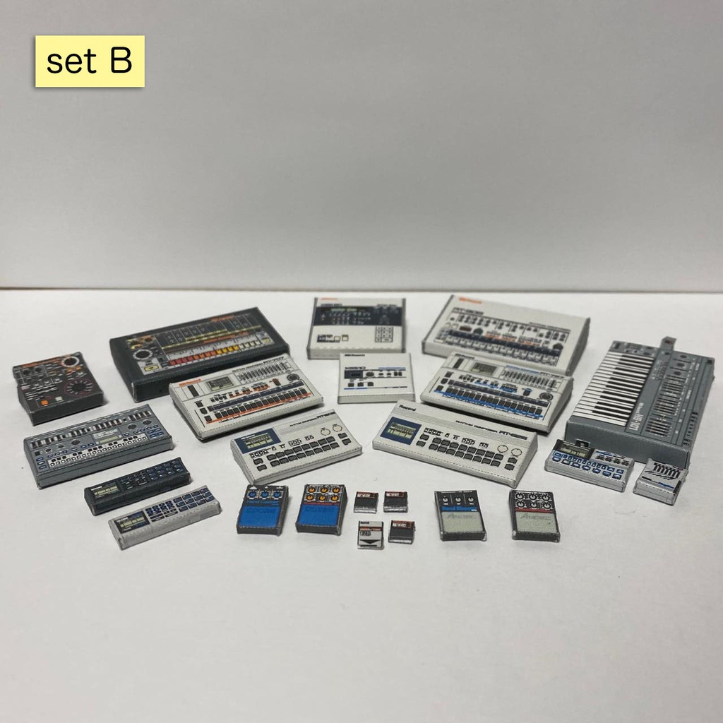完成品 1/12スケール 音楽機材ペーパークラフト