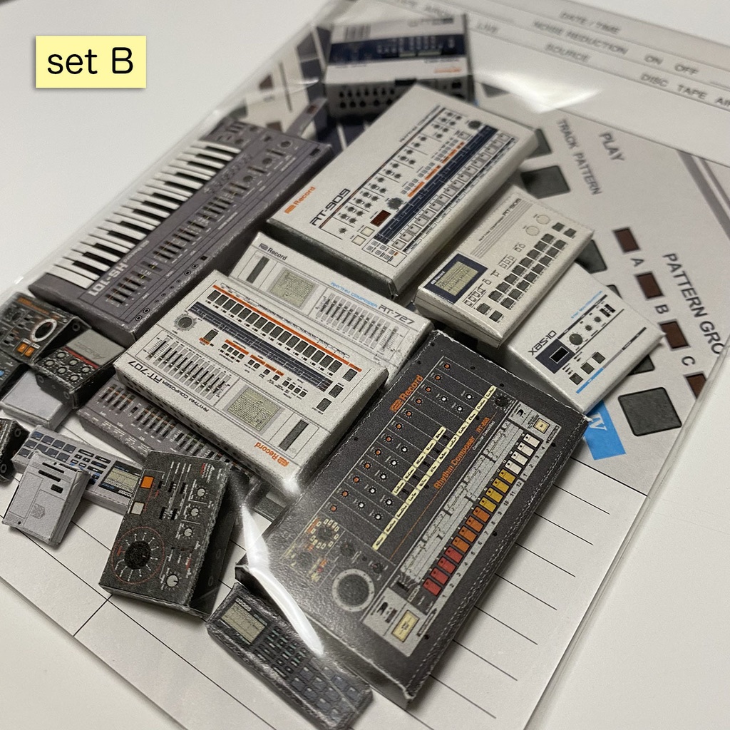 完成品 1/12スケール 音楽機材ペーパークラフト