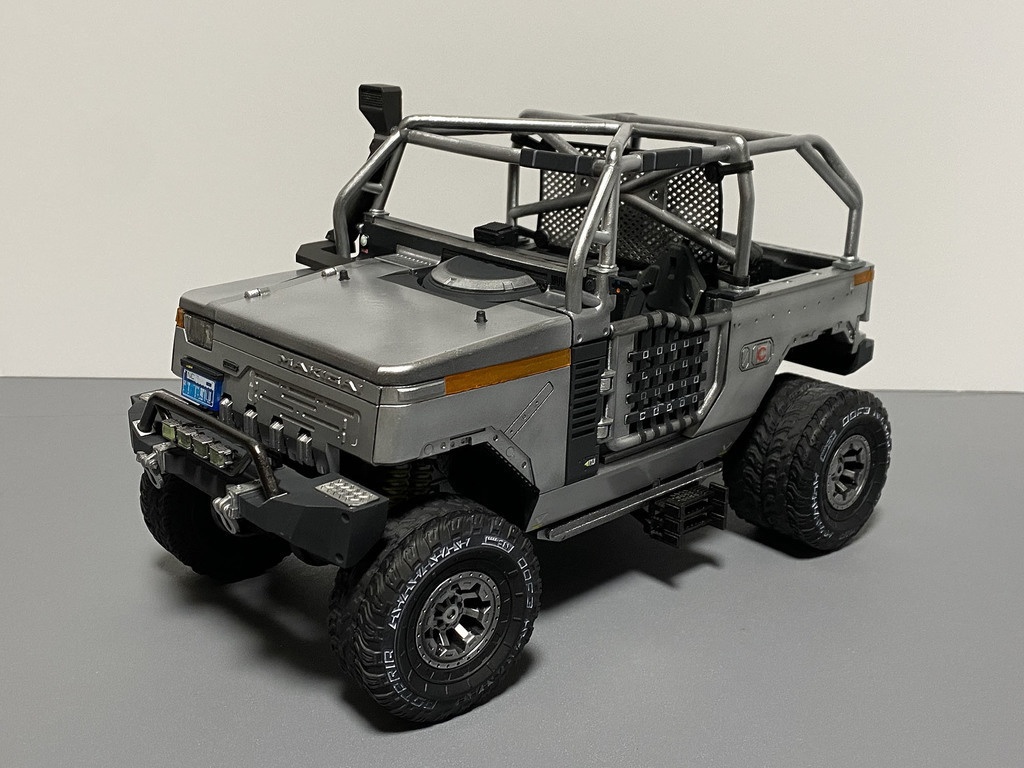 1/12 scale MAKIGAI TANISHI T400 & "KUMA" from Cyberpunk 2077