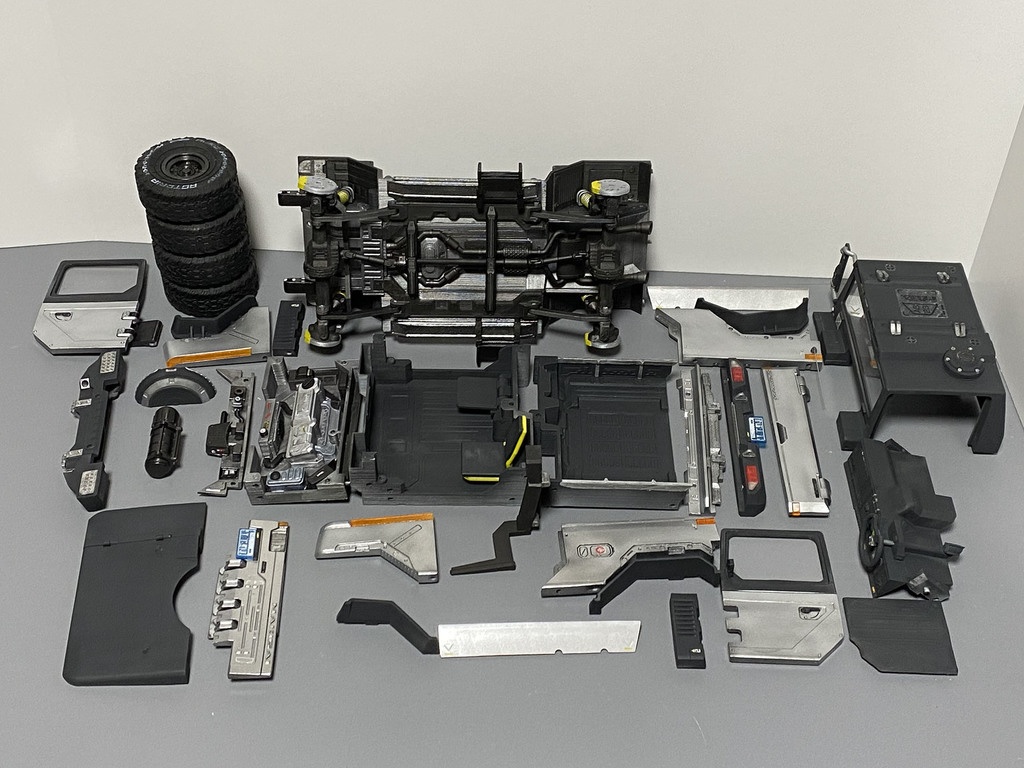 1/12 scale MAKIGAI TANISHI T400 & "KUMA" from Cyberpunk 2077