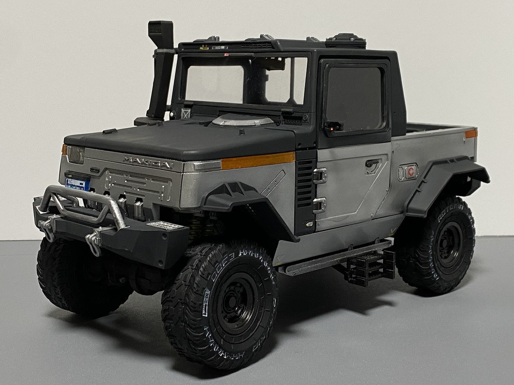 1/12 scale MAKIGAI TANISHI T400 & "KUMA" from Cyberpunk 2077