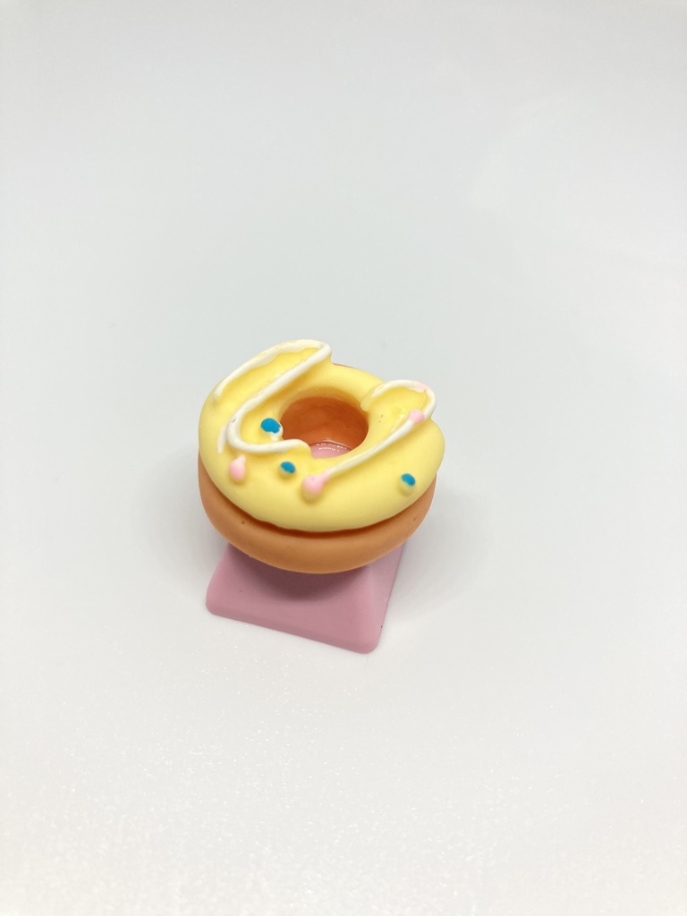 でかすぎんだろなドーナツキーキャップ