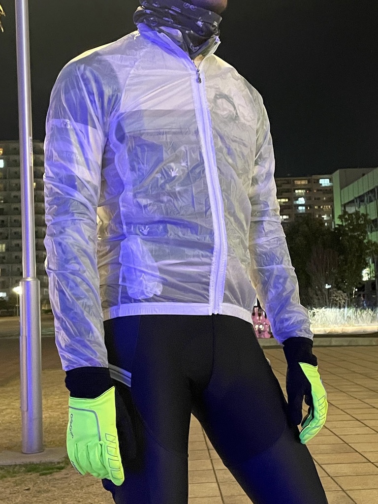 超軽量コンパクトウインドブレーカー