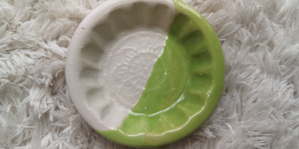 まめ皿・アクセサリー入れ:ピアスや指輪のちょい置きに最適サイズ!