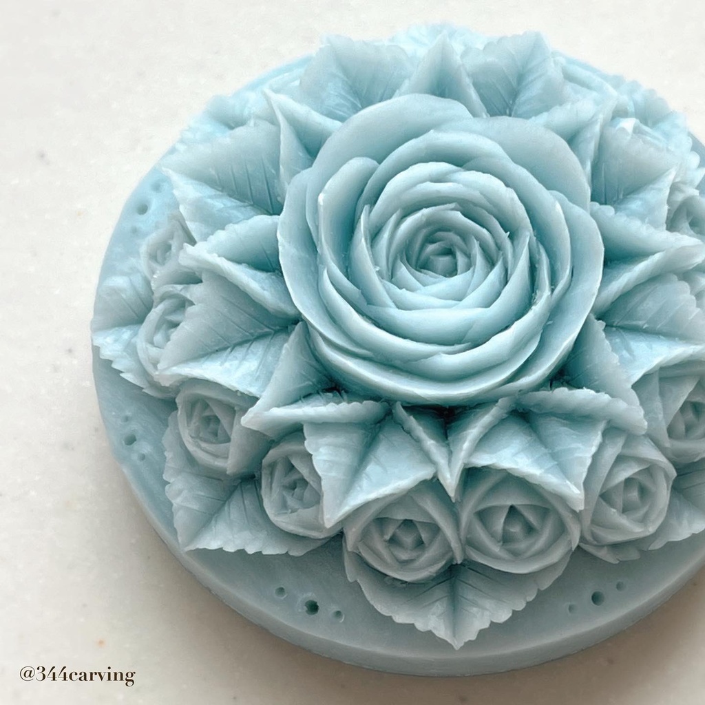 バラいっぱい石鹸彫刻（ブルートパーズ）ソープカービング - Soap carving roses (blue topaz)