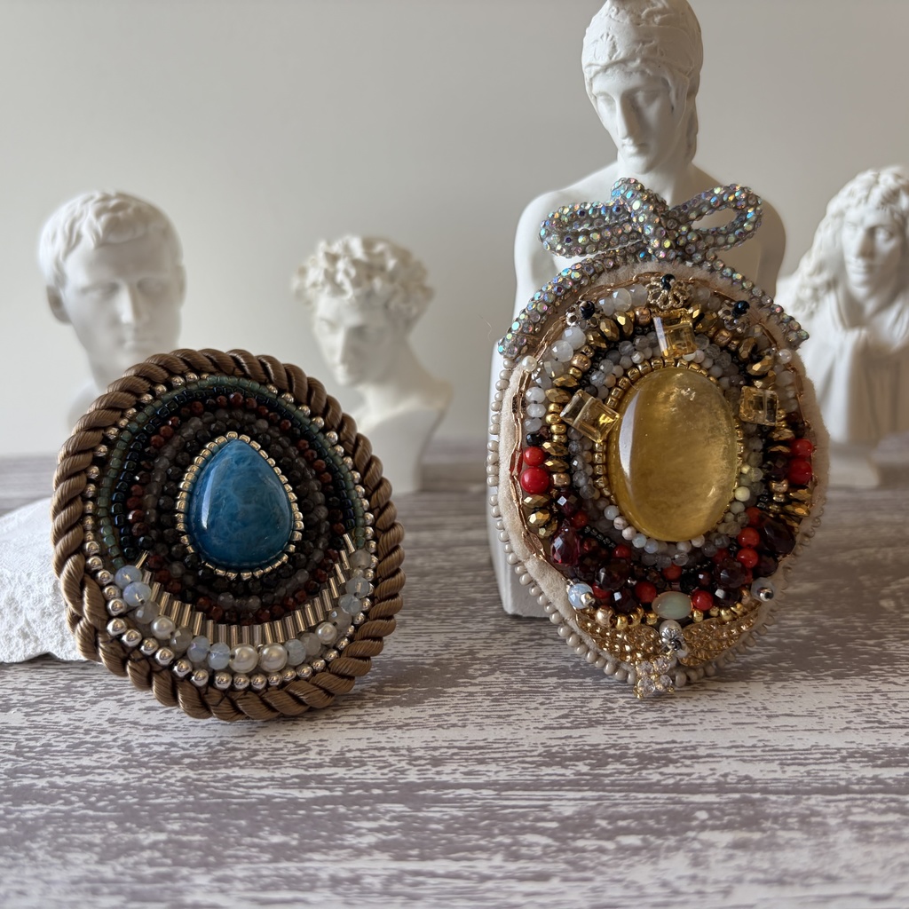 宝石盛り盛り悪食王ライオスand側近カブルー概念ピンズブローチ