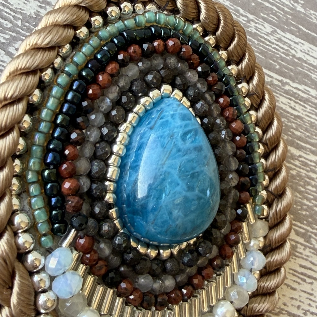 宝石盛り盛り悪食王ライオスand側近カブルー概念ピンズブローチ