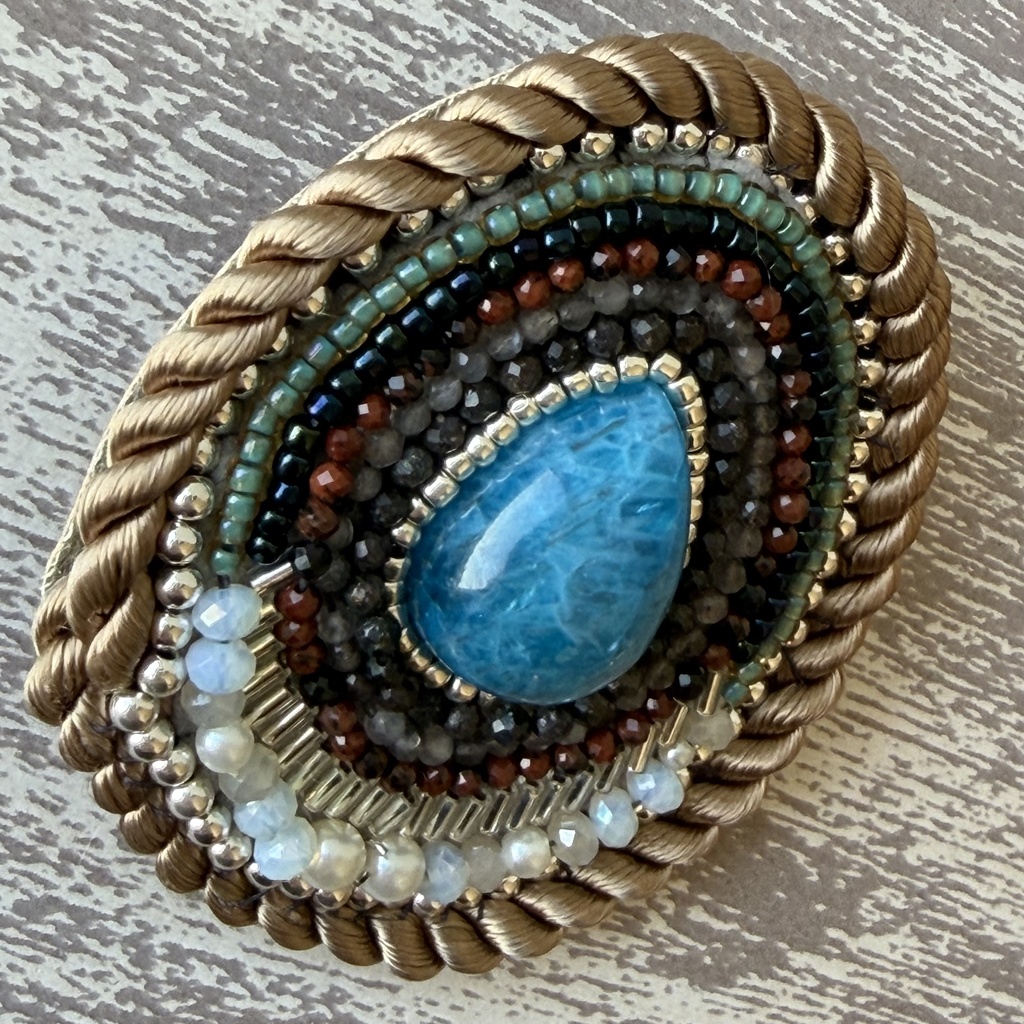 宝石盛り盛り悪食王ライオスand側近カブルー概念ピンズブローチ