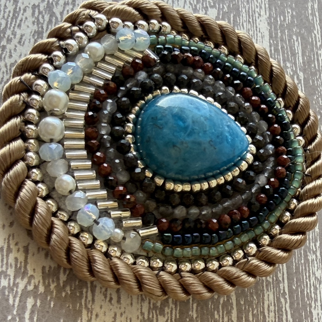 宝石盛り盛り悪食王ライオスand側近カブルー概念ピンズブローチ