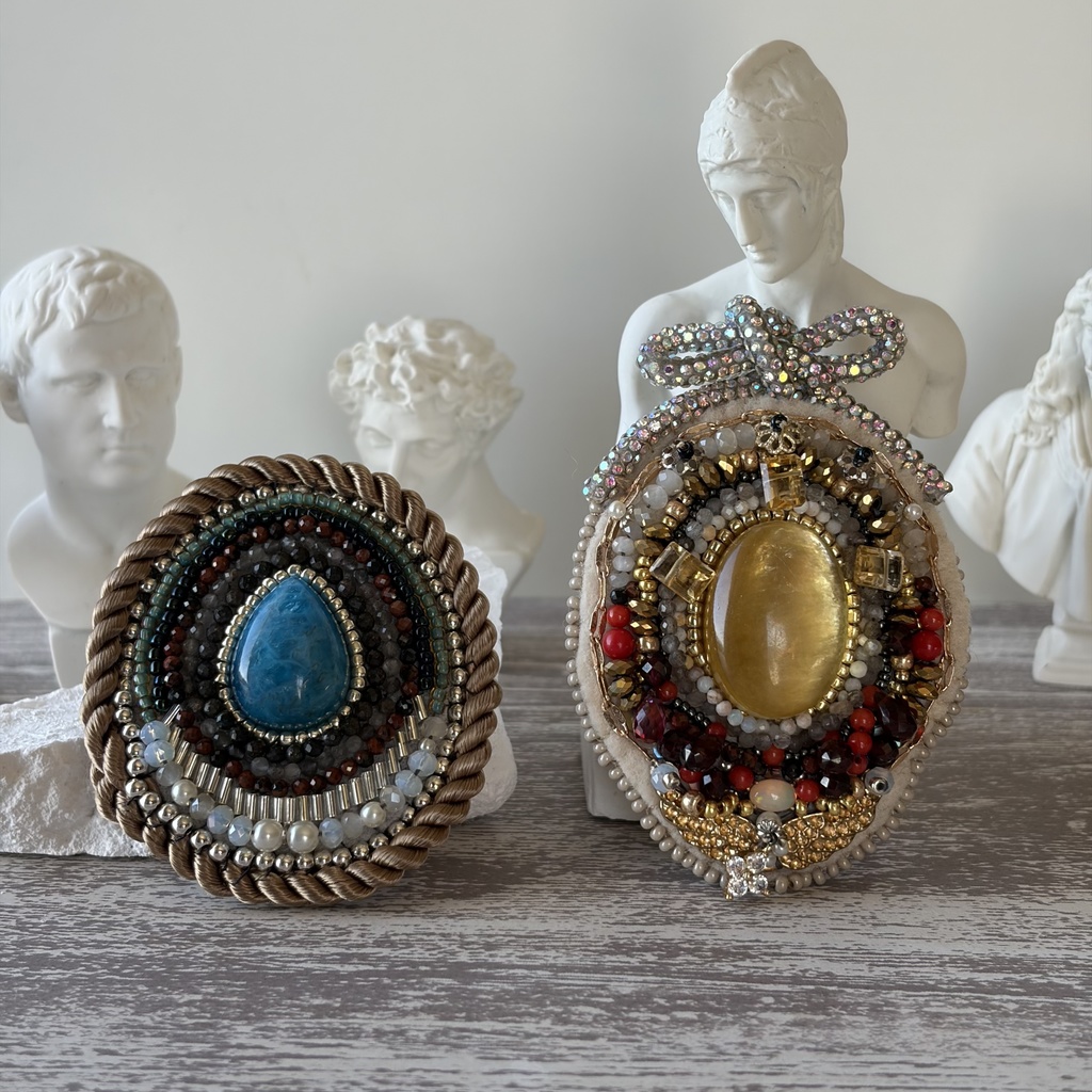 宝石盛り盛り悪食王ライオスand側近カブルー概念ピンズブローチ