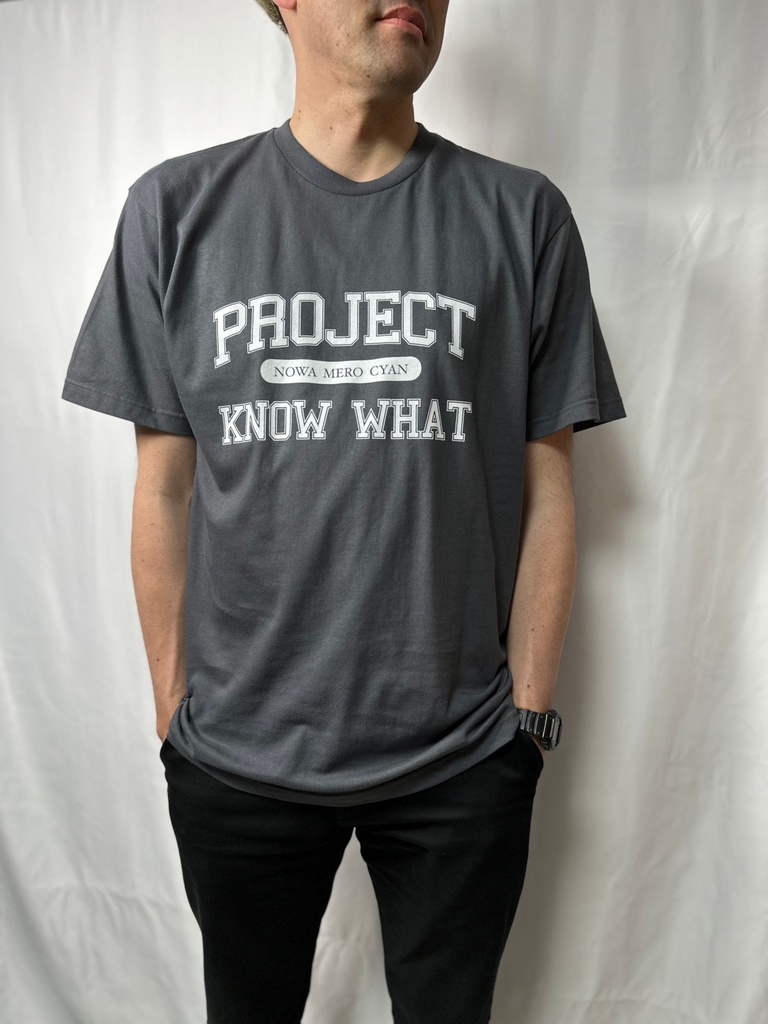 カレッジロゴTシャツ(プロジェクトノウワットver.)