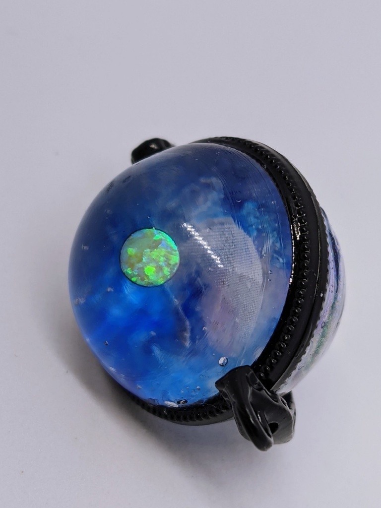 【頭割り3】14人委員会イメージ 天球儀型チャーム