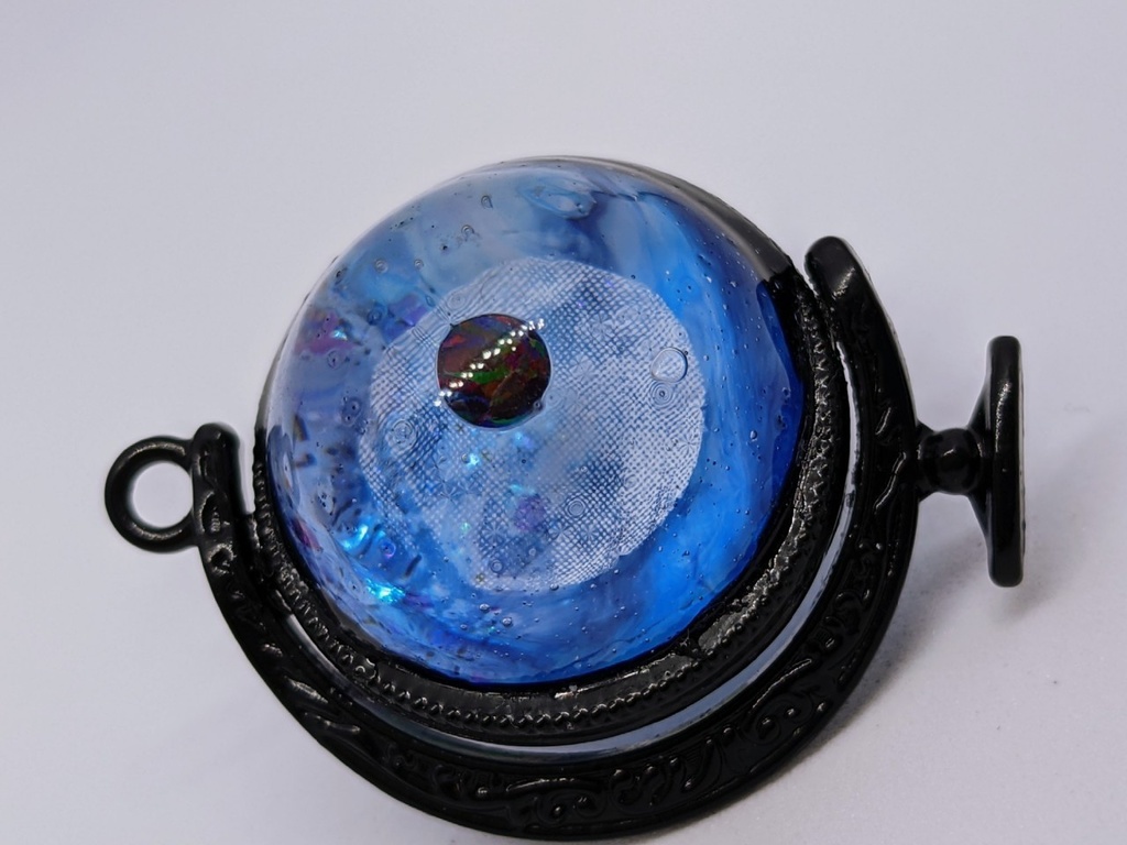 【頭割り3】14人委員会イメージ 天球儀型チャーム