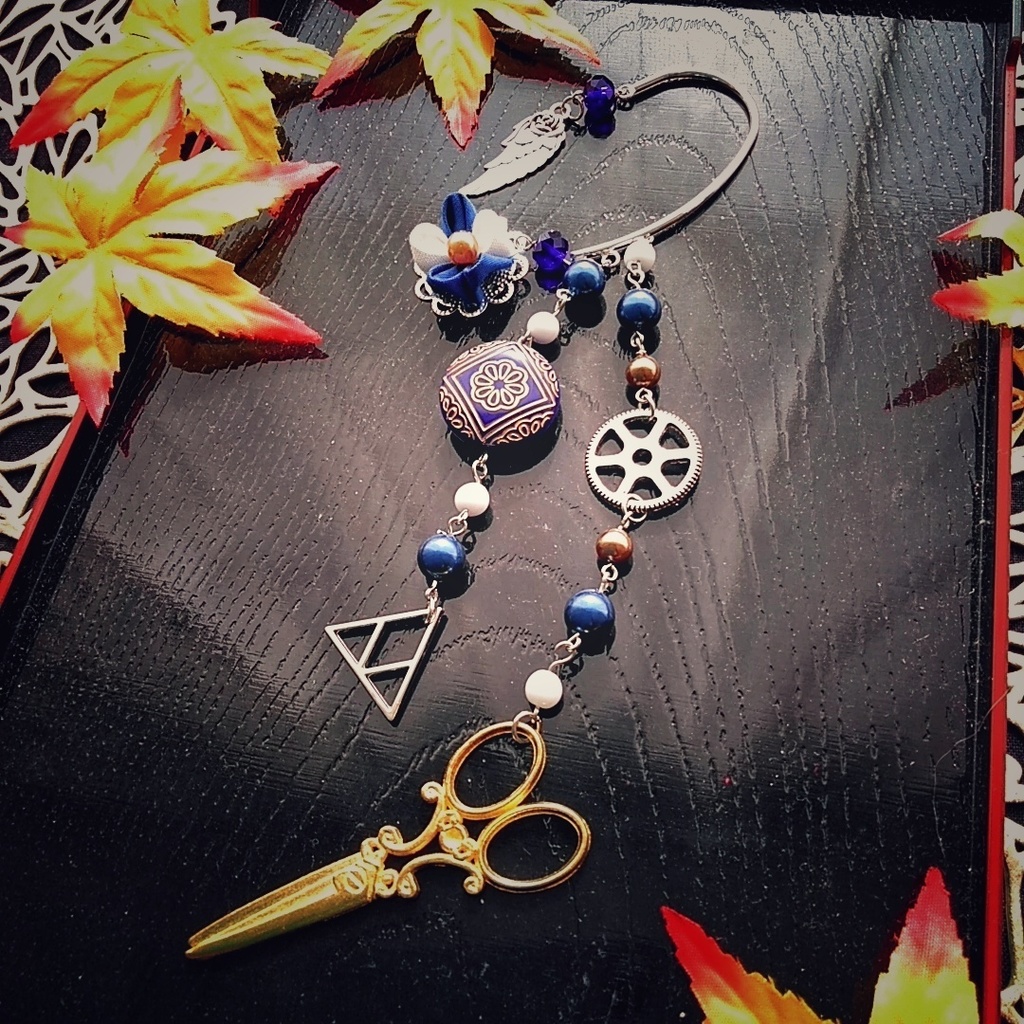 はさみ 歯車 個性 和風 つまみ細工 お花 イヤーフック 青 白 53