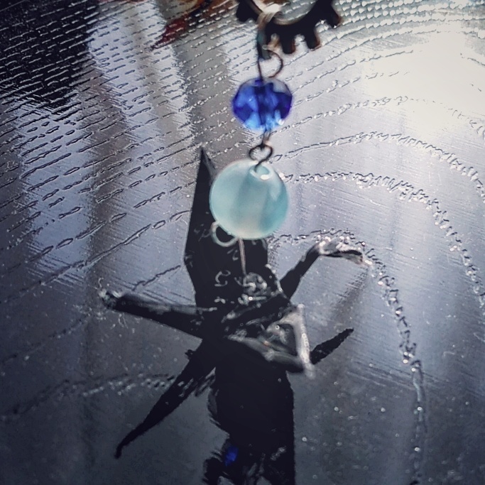 和風 個性的 干支折り鶴 つまみ細工 歯車 イヤーフック 青 26