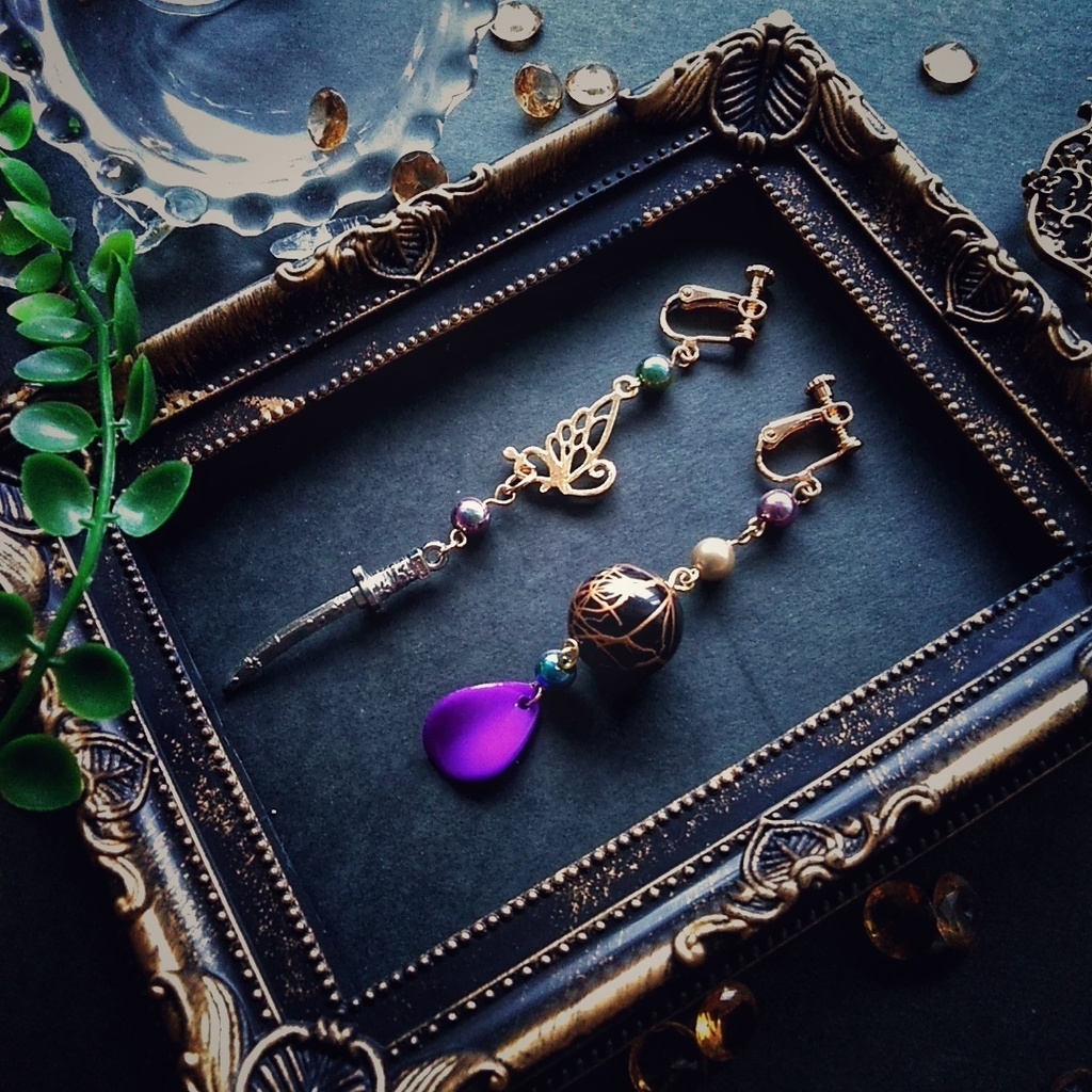 和風　蝶々　刀イヤリング　パープル　個性派　鬼滅の刃　胡蝶しのぶ風　NO.29