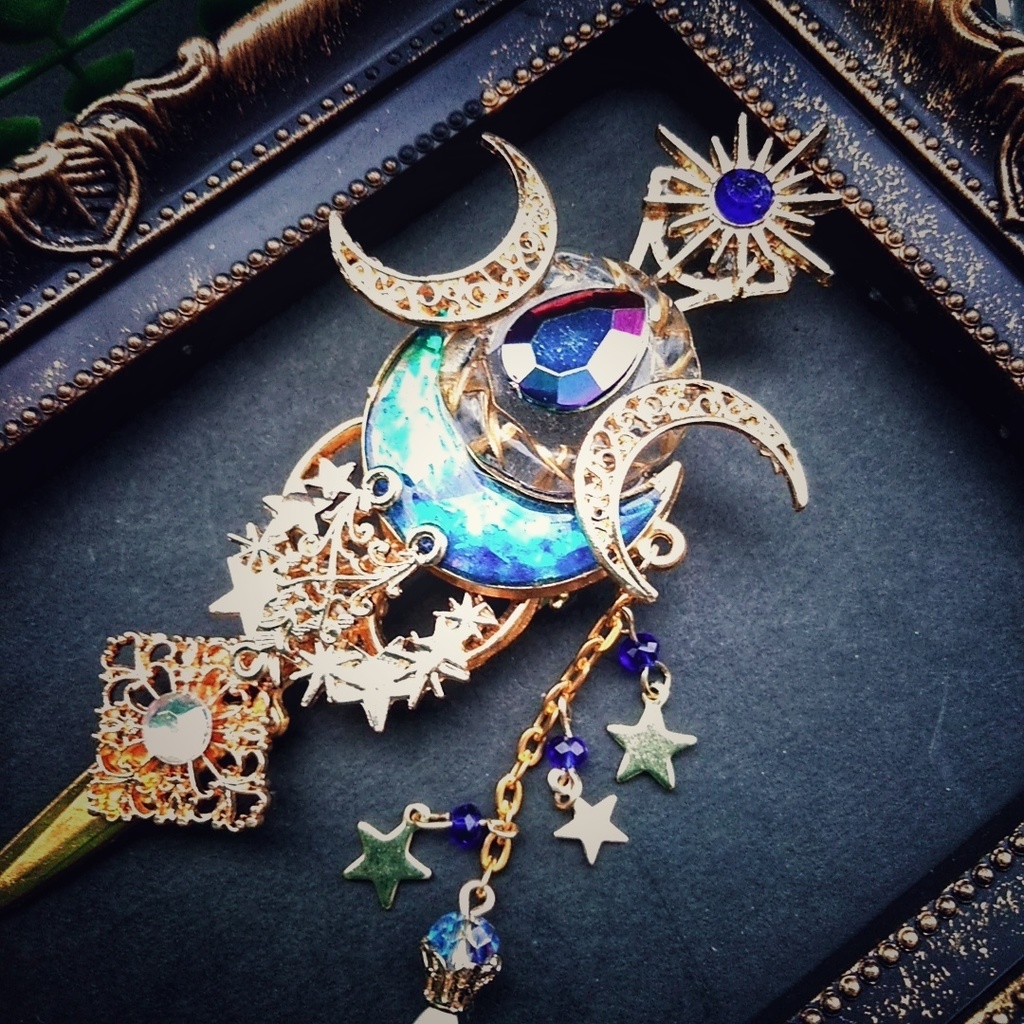 72 光魔法アイテム コズミックシザーズ ブローチ 月と流れ星