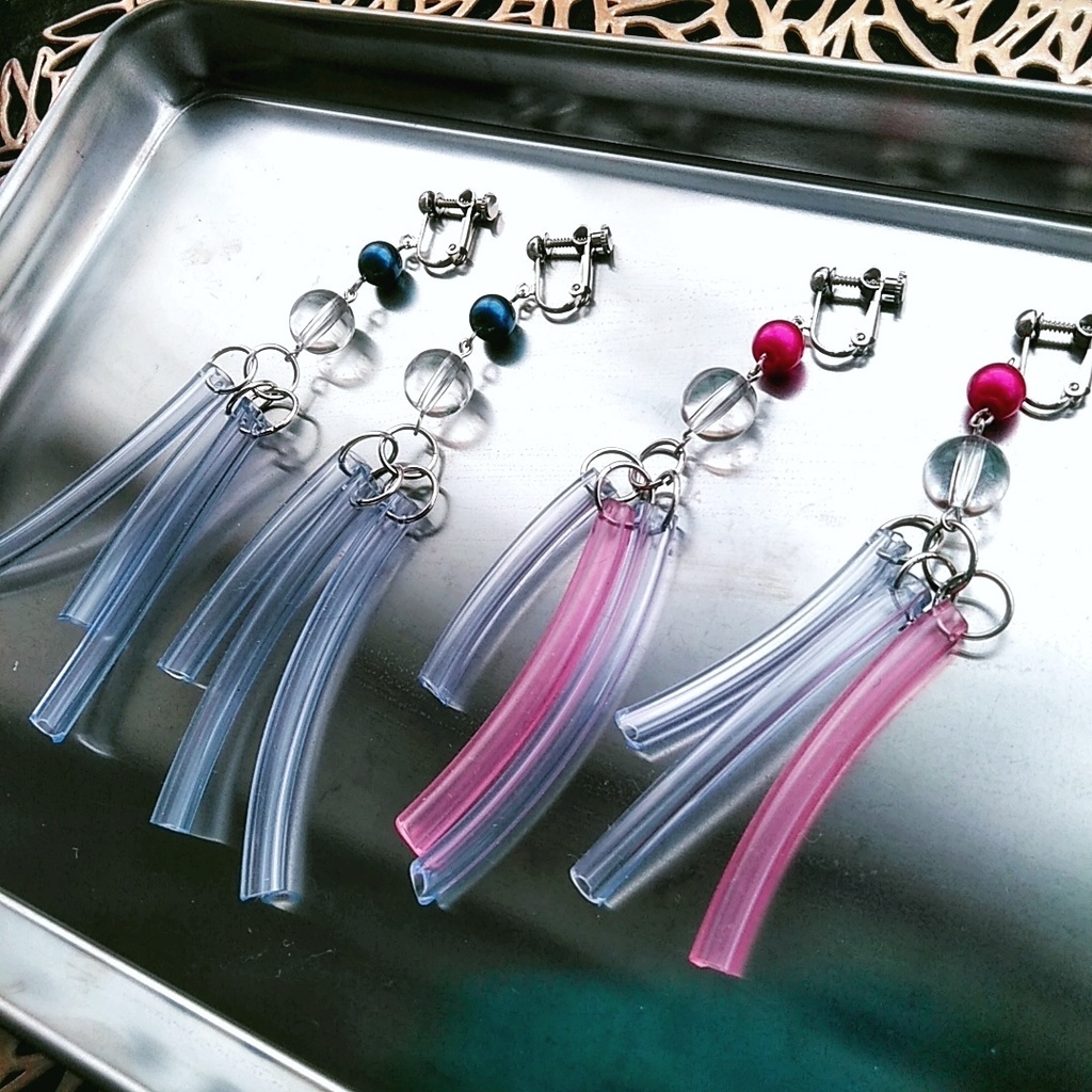 チューブイヤリング 青みがかったクリア 個性派 サイバー サブカル 85