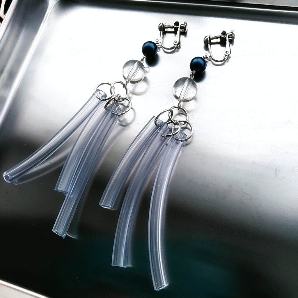 チューブイヤリング 青みがかったクリア 個性派 サイバー サブカル 85