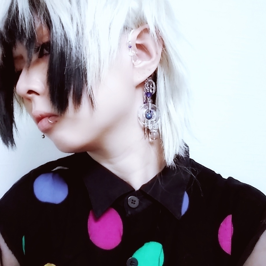 羽根と王冠 歯車の個性派イヤーフック スチームパンク サブカル 青 くらつや Booth