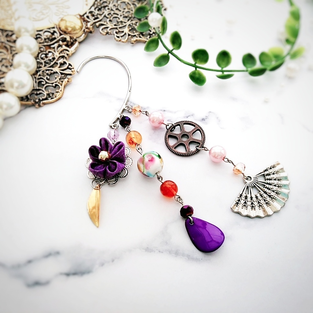 扇子 紫 シック 和風 つまみ細工 洋風歯車 個性派 イヤーフック 236