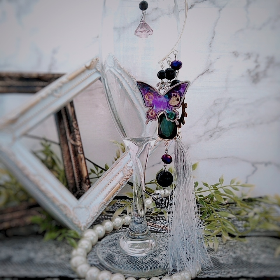 干支 市松模様 レジン蝶々と歯車イヤーフック 和風 個性 スチームパンク パープル タッセル 325