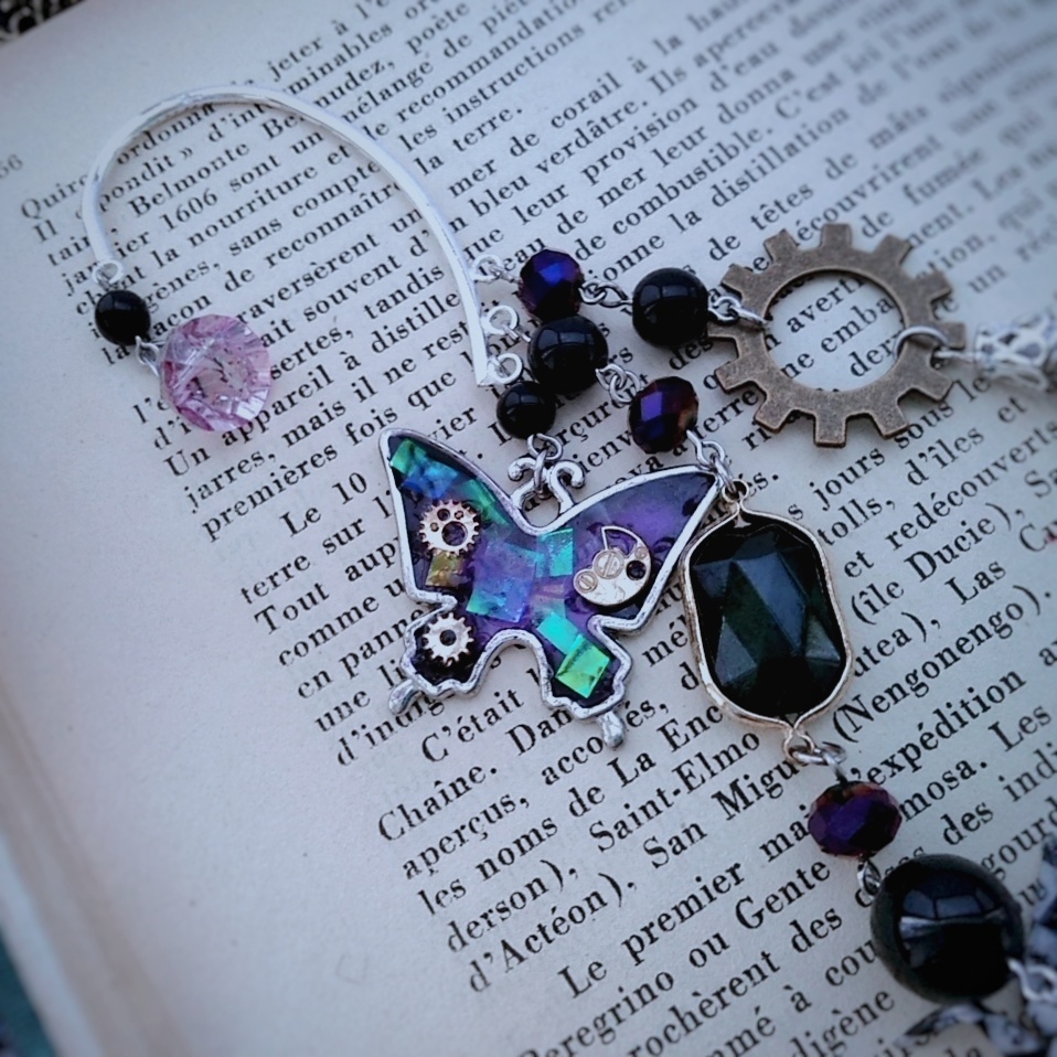 干支 市松模様 レジン蝶々と歯車イヤーフック 和風 個性 スチームパンク パープル タッセル 325