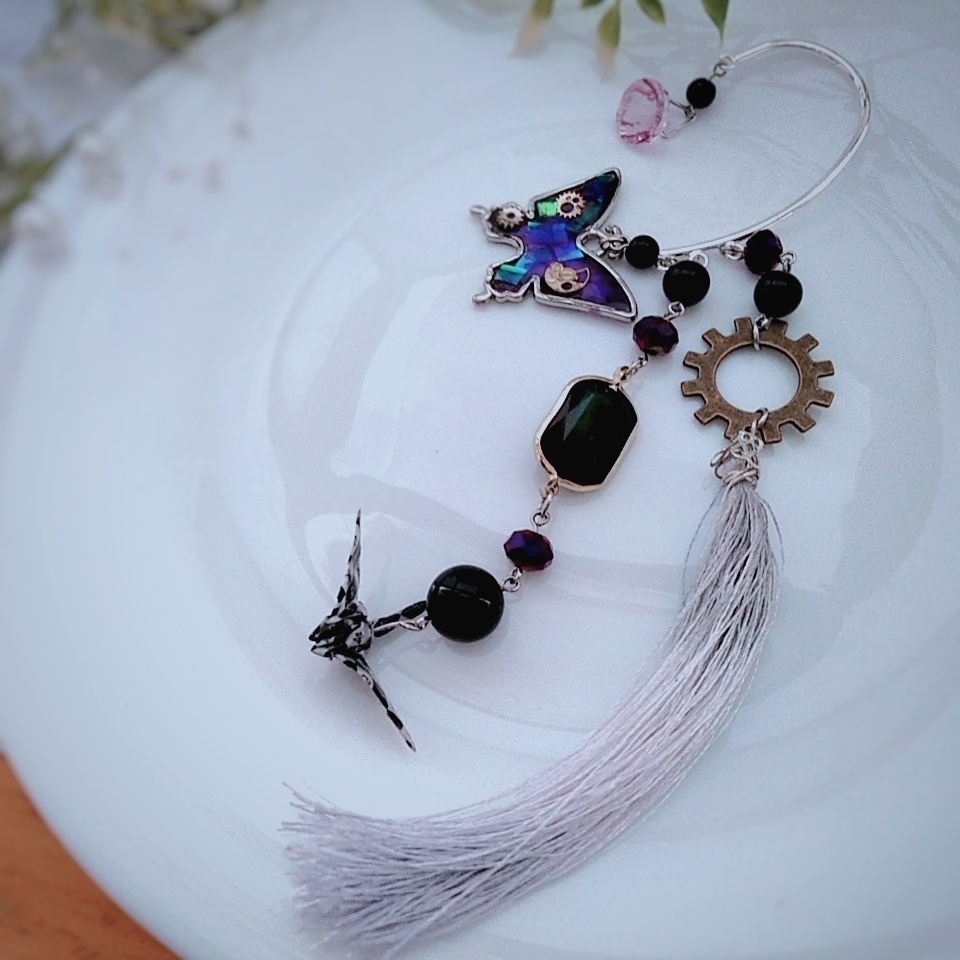 干支 市松模様 レジン蝶々と歯車イヤーフック 和風 個性 スチームパンク パープル タッセル 325